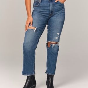 ABERCROMBIE & FITCH Ultra High Rise Ankle Straight Jean (SIZE 32)